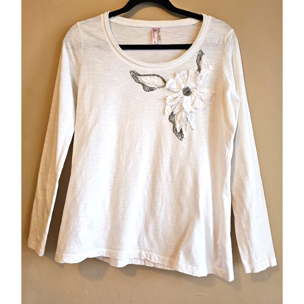 Kiara M Long Sleeve Scoop Neck Flower Applique Embellished Boho Top